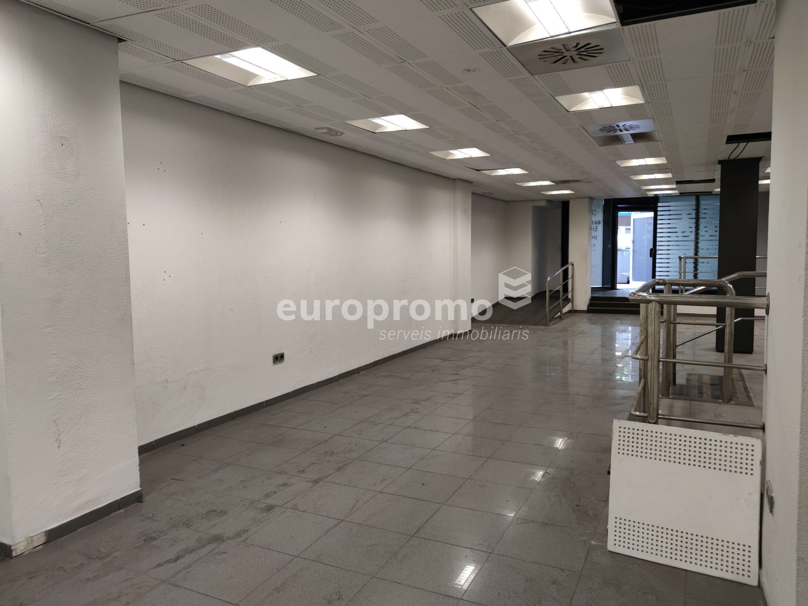 Local  de 192 m2  a Girona centre