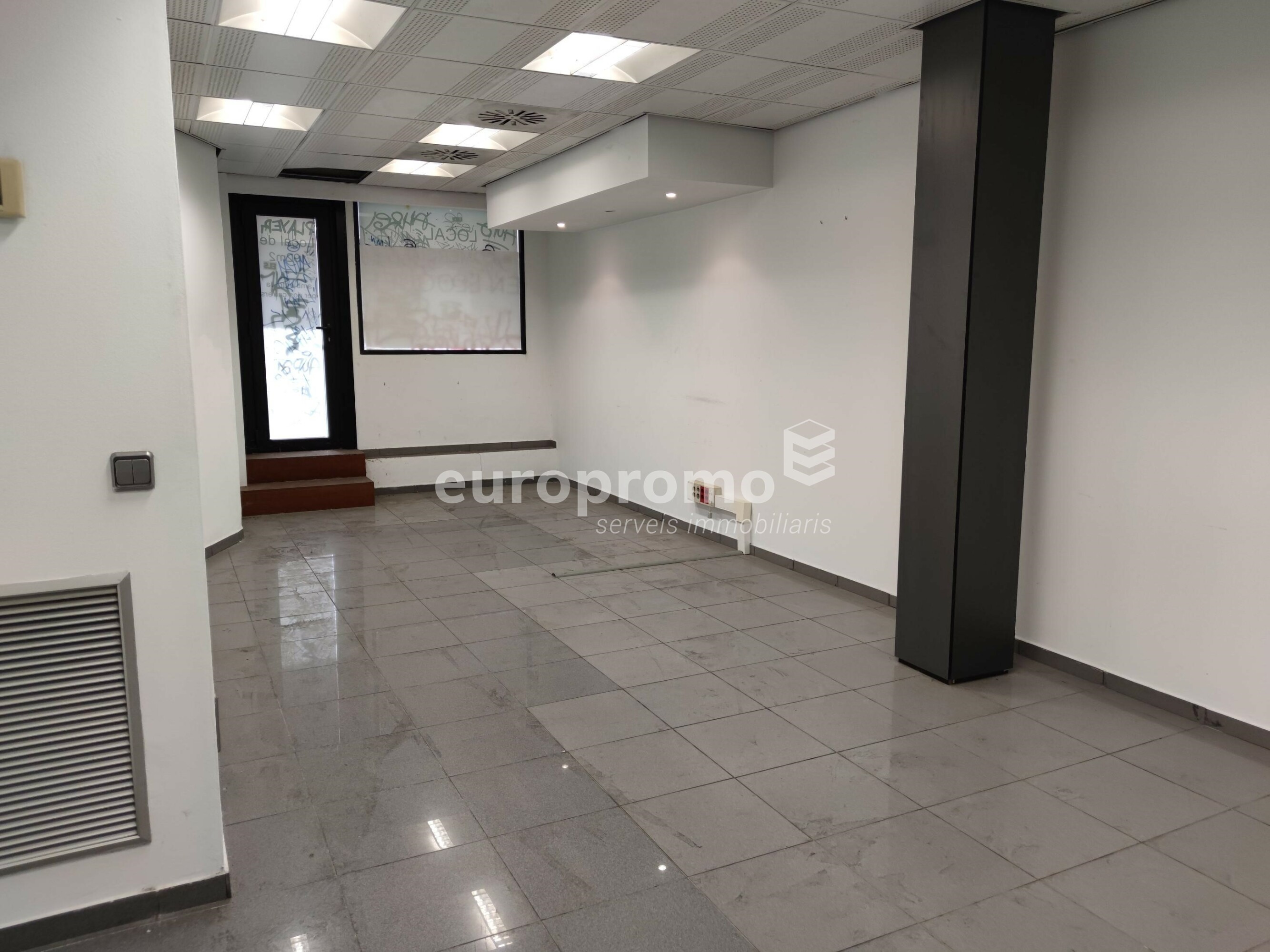 Local  de 192 m2  a Girona centre