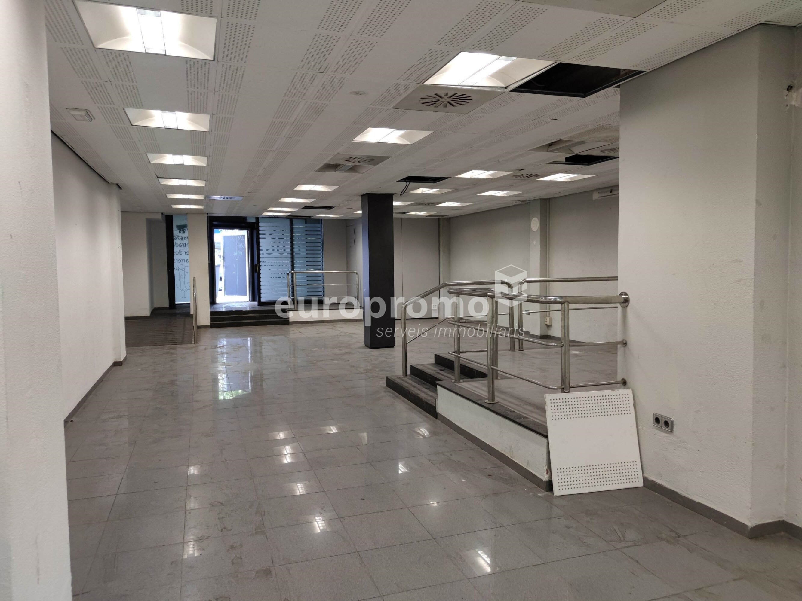 Local  de 192 m2  a Girona centre