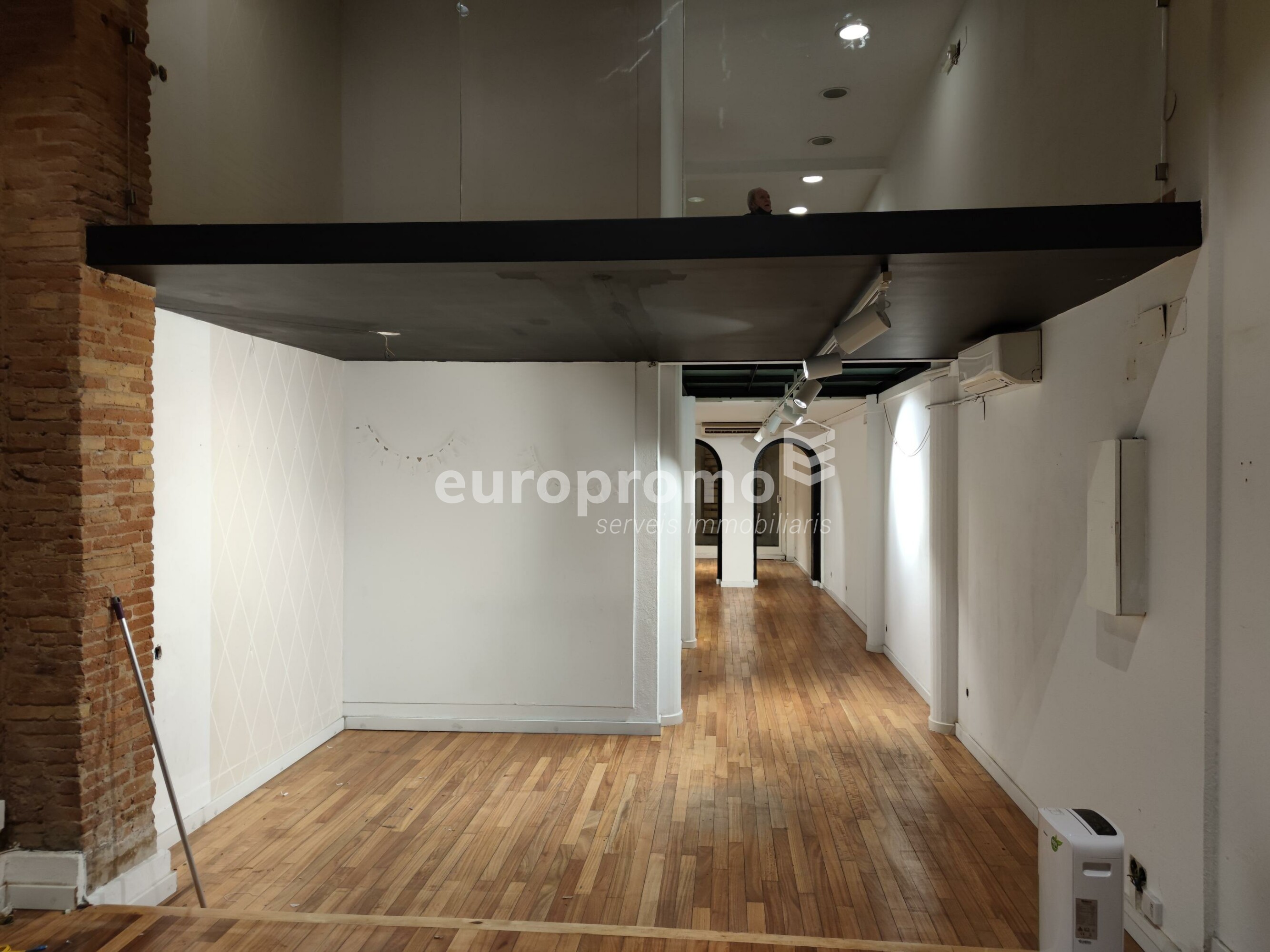 Local  de 101m2 en el centro de Girona!