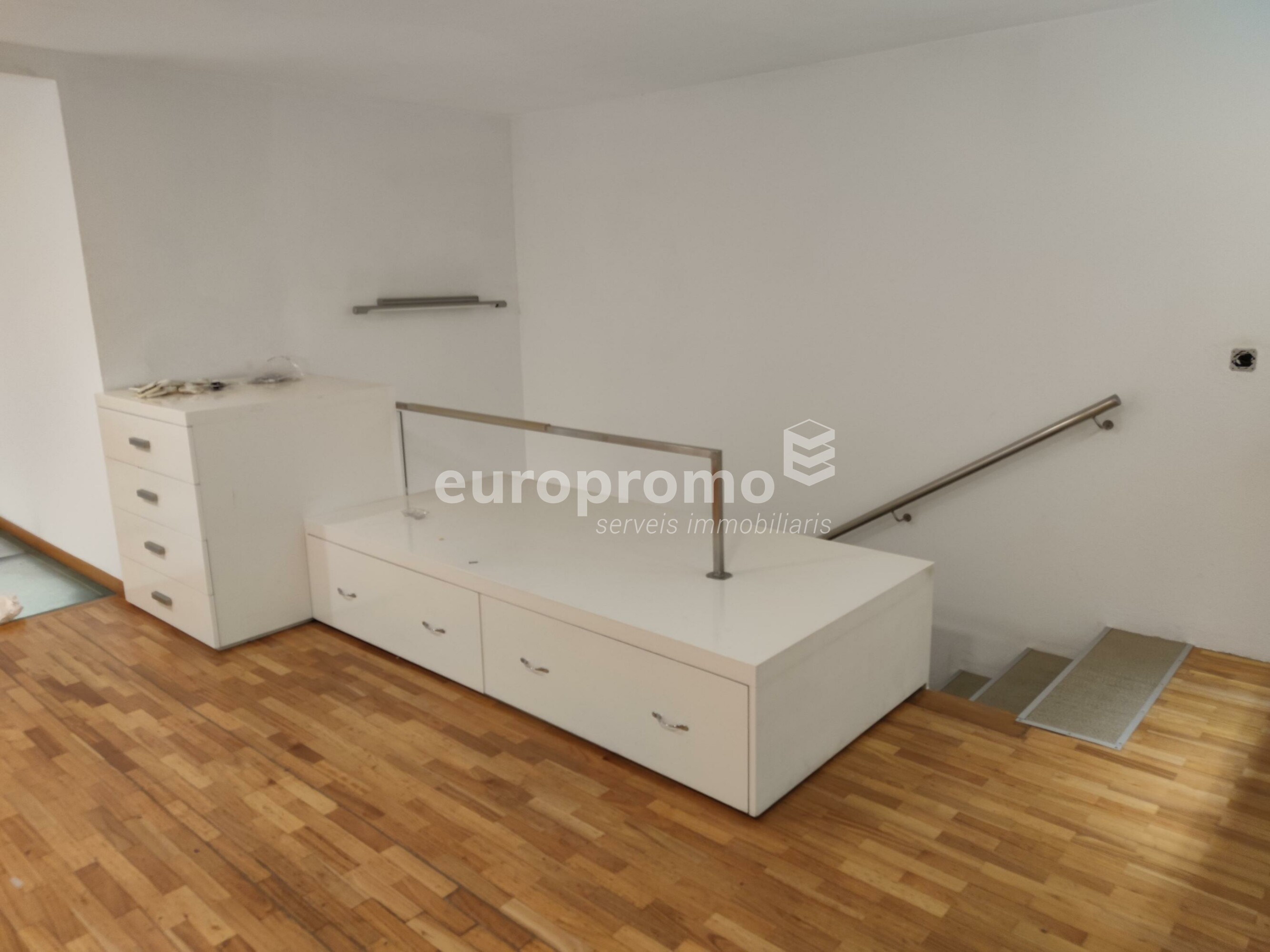 Local  de 101m2 en el centro de Girona!