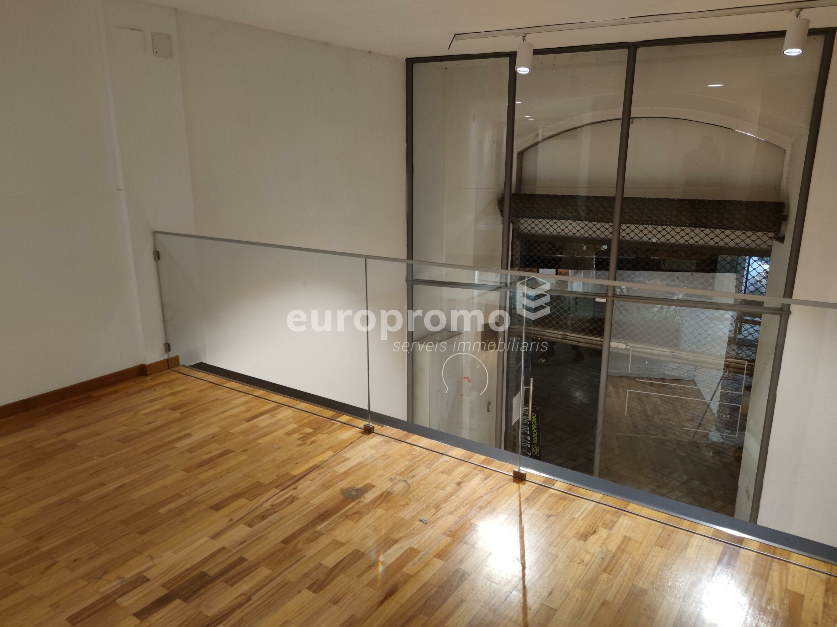 Local  de 101m2 en el centro de Girona!