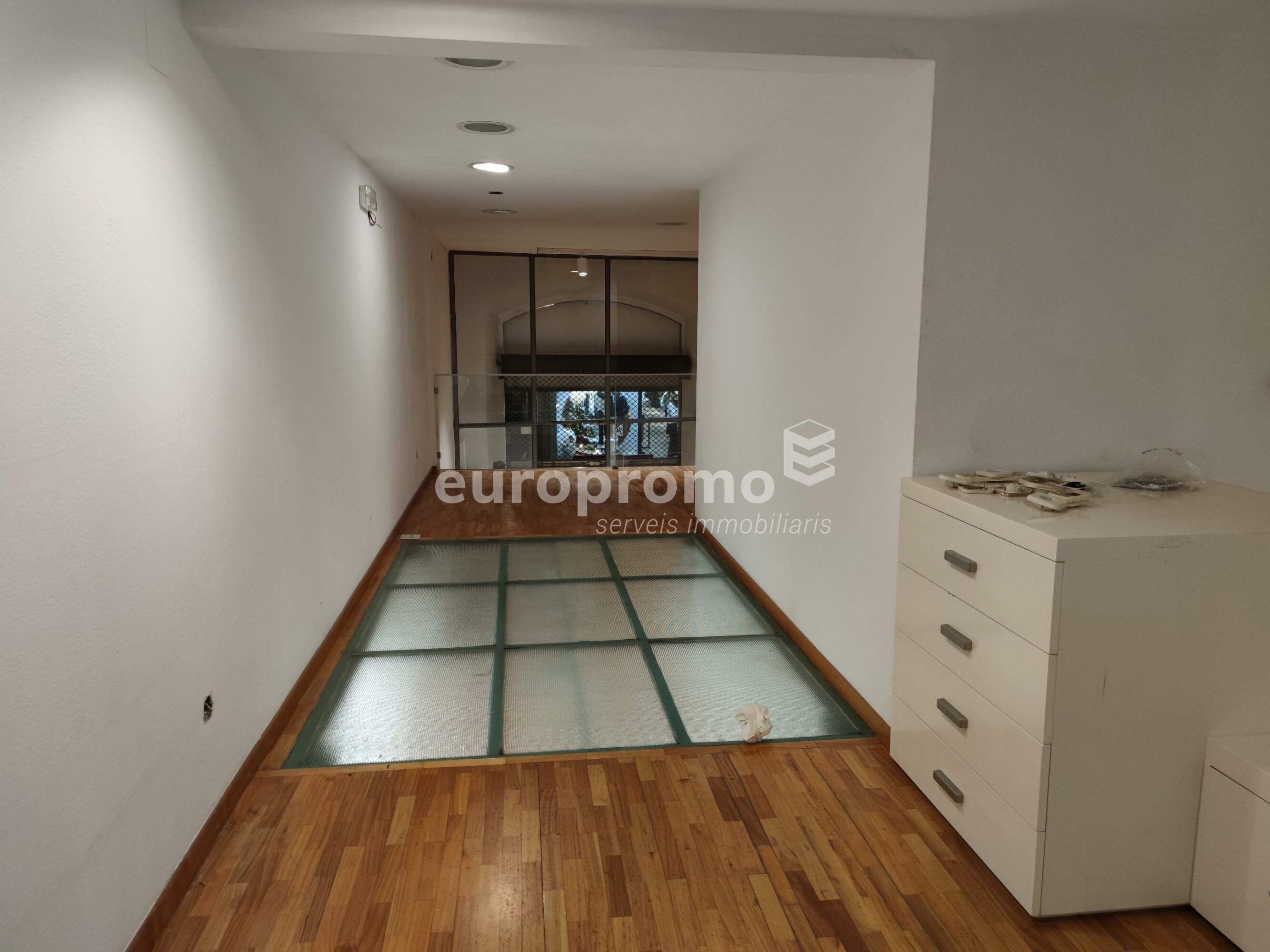 Local  de 101m2 en el centro de Girona!