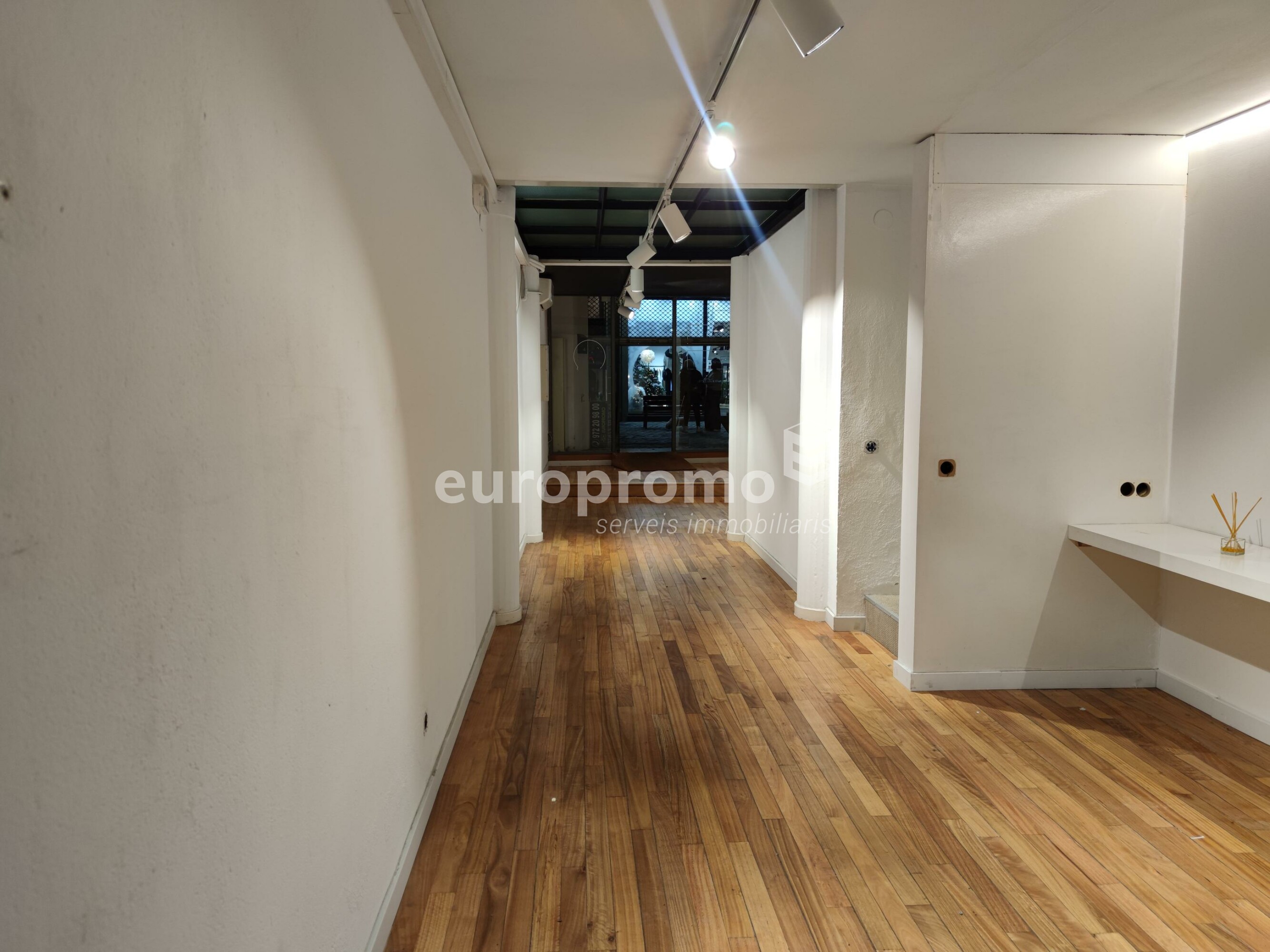 Local  de 101m2 en el centro de Girona!