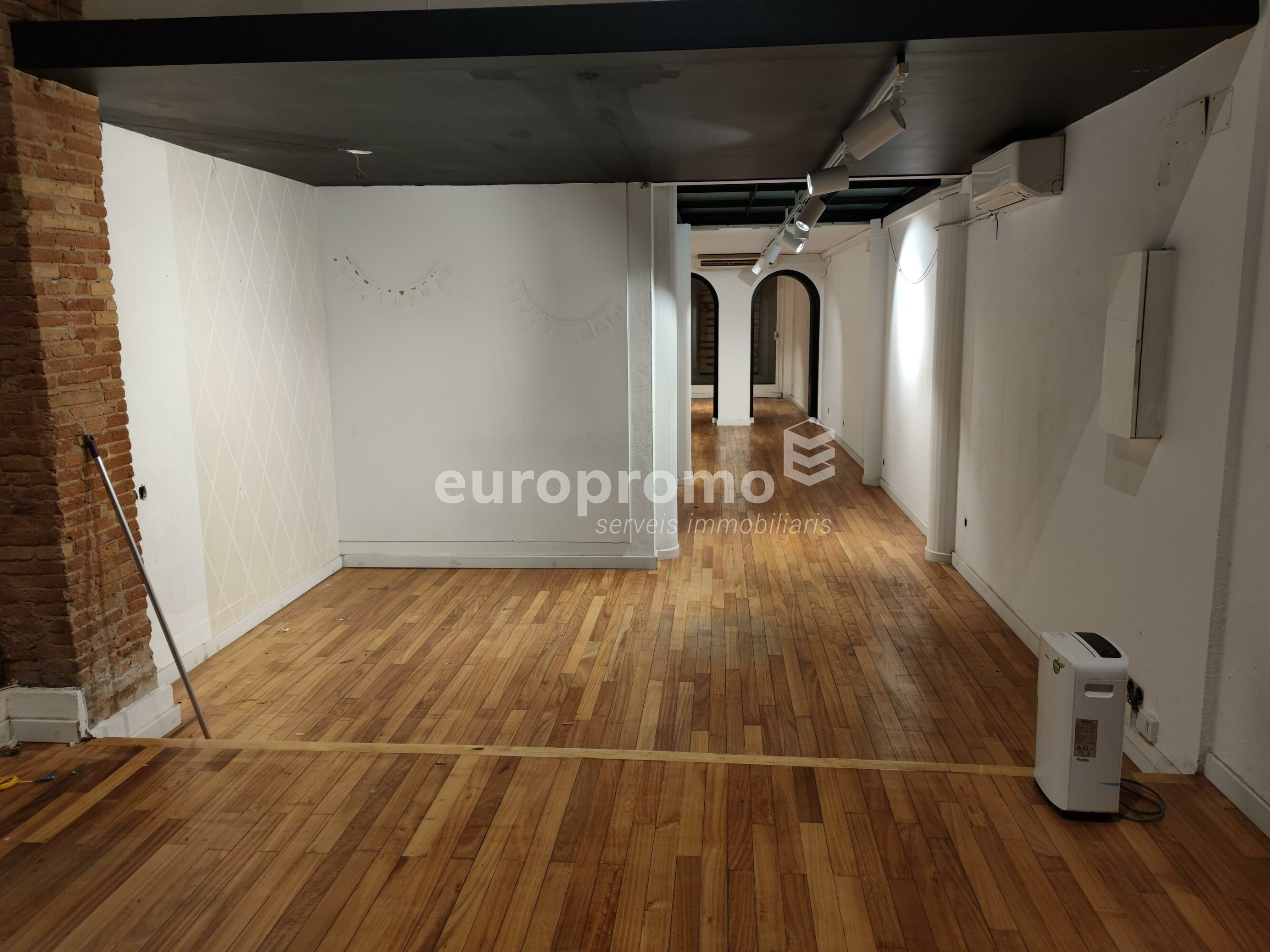 Local  de 101m2 en el centro de Girona!