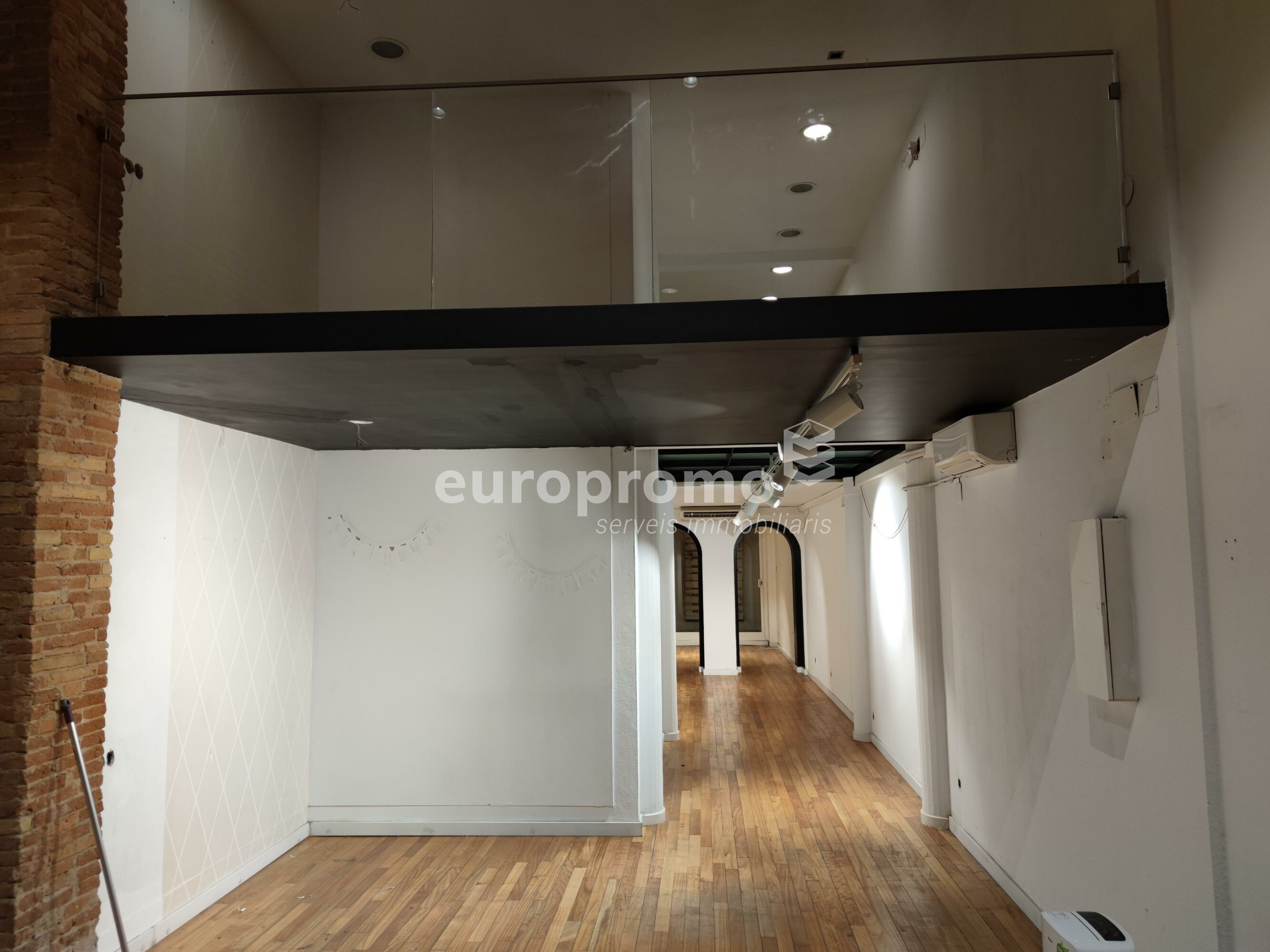 Local  de 101m2 en el centro de Girona!