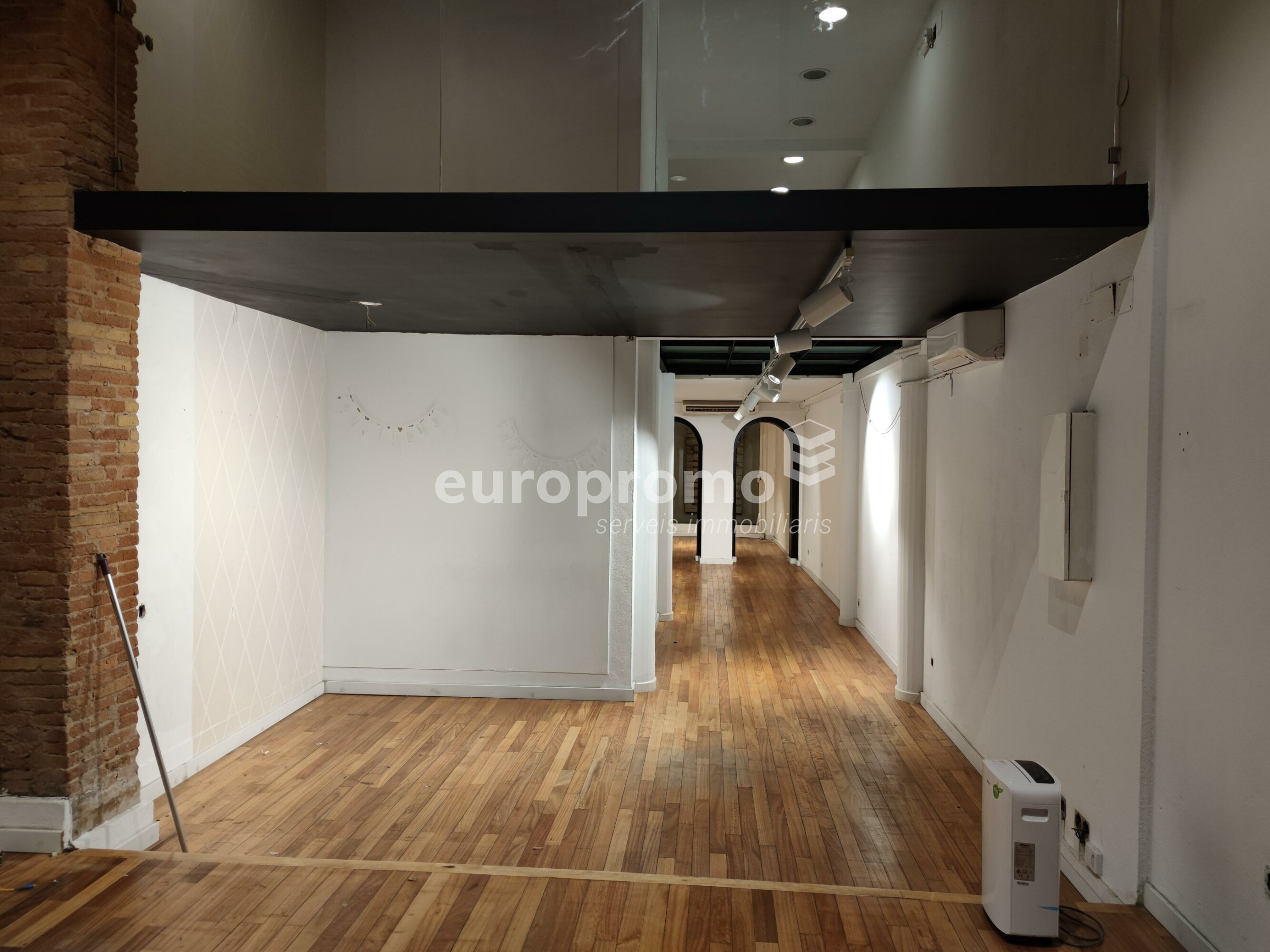 Local  de 101m2 en el centro de Girona!