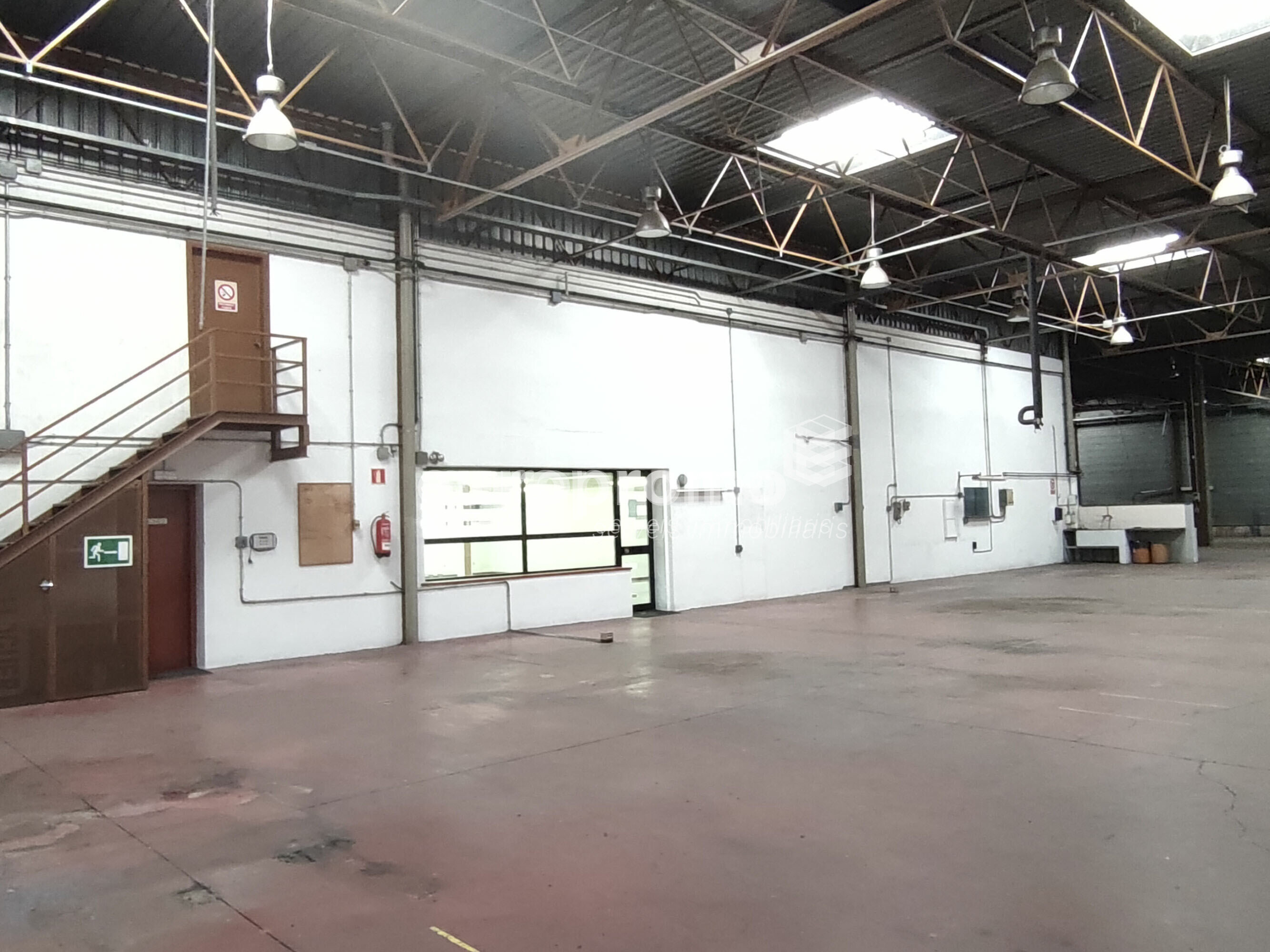 Nave en el Polígono Industrial de Domeny