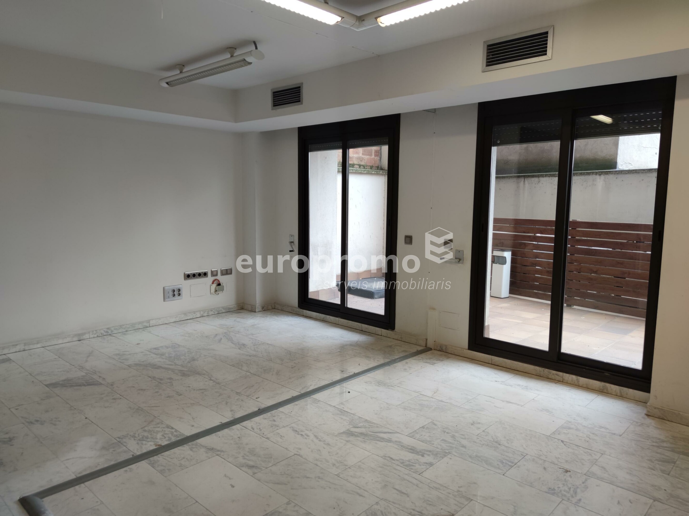 Fantástica oficina de 145m2  situada en el centro de Girona!