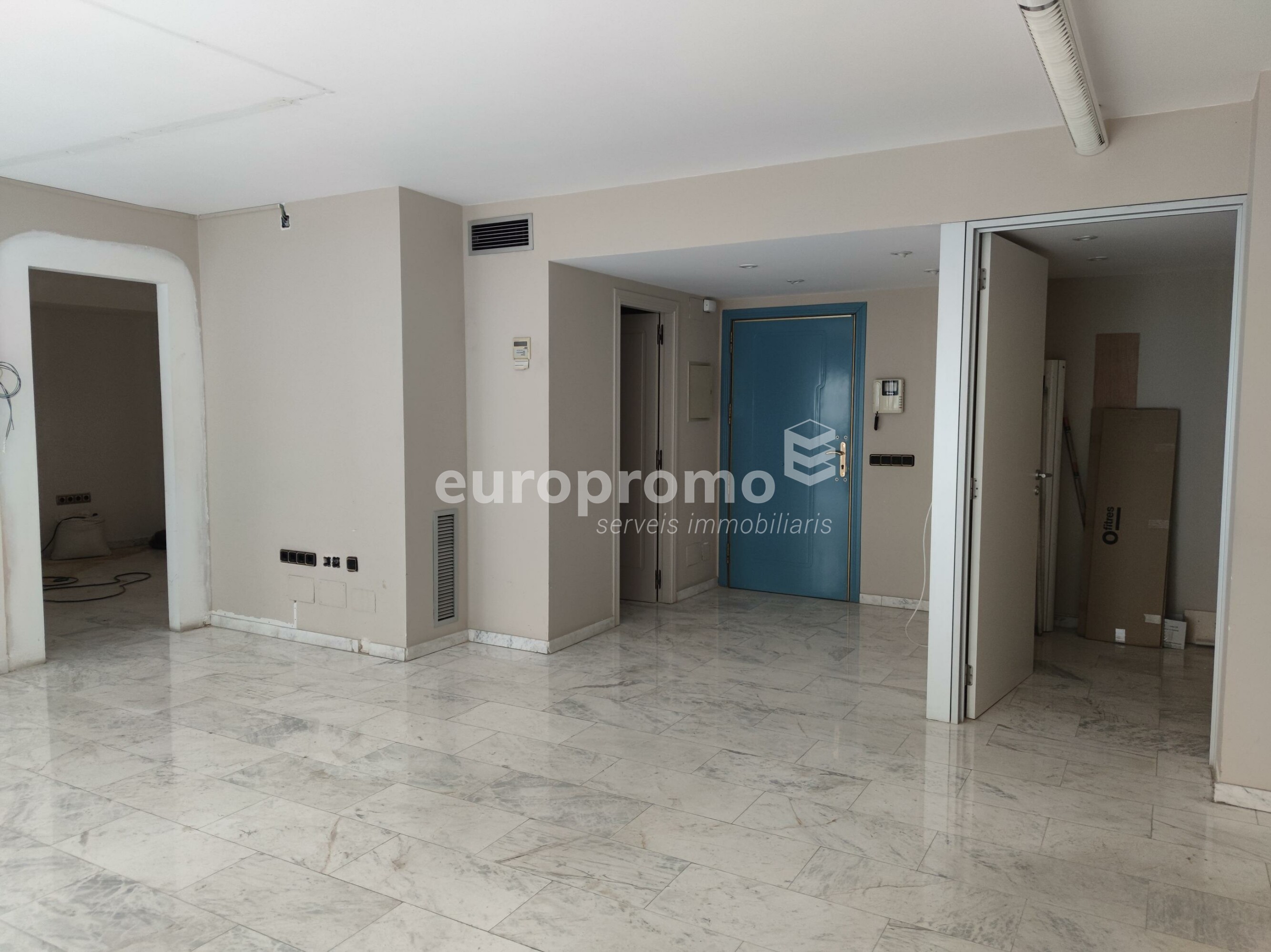 Fantástica oficina de 145m2  situada en el centro de Girona!