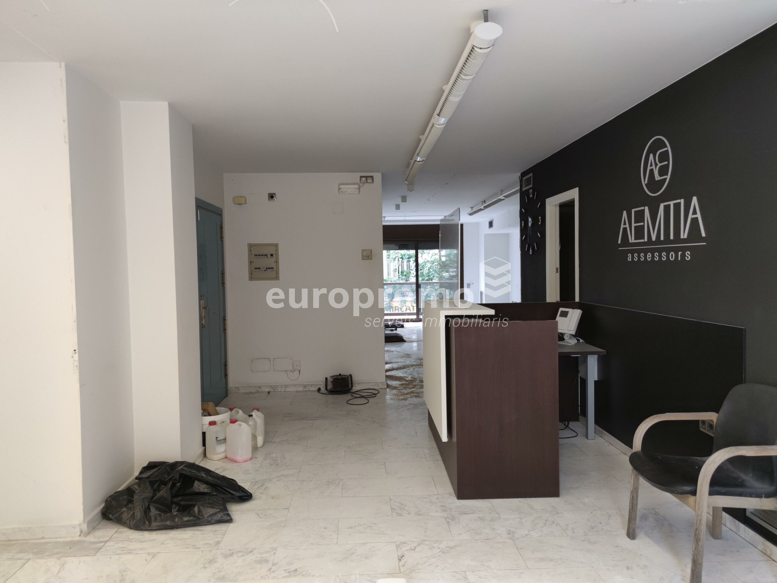 Fantástica oficina de 145m2  situada en el centro de Girona!