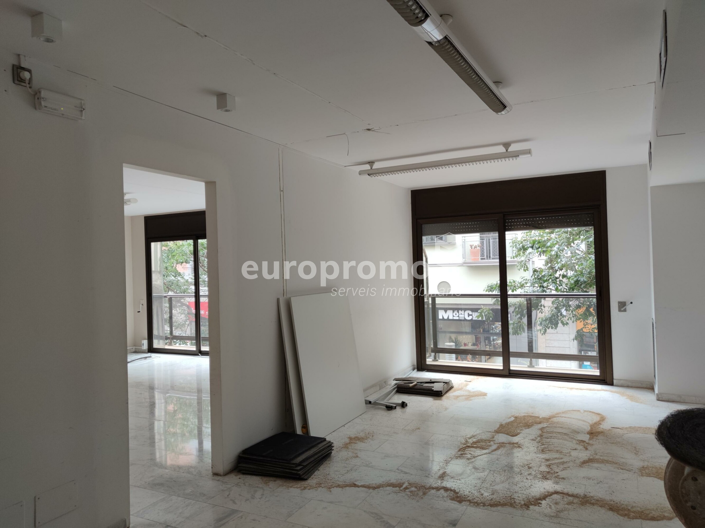 Fantástica oficina de 145m2  situada en el centro de Girona!