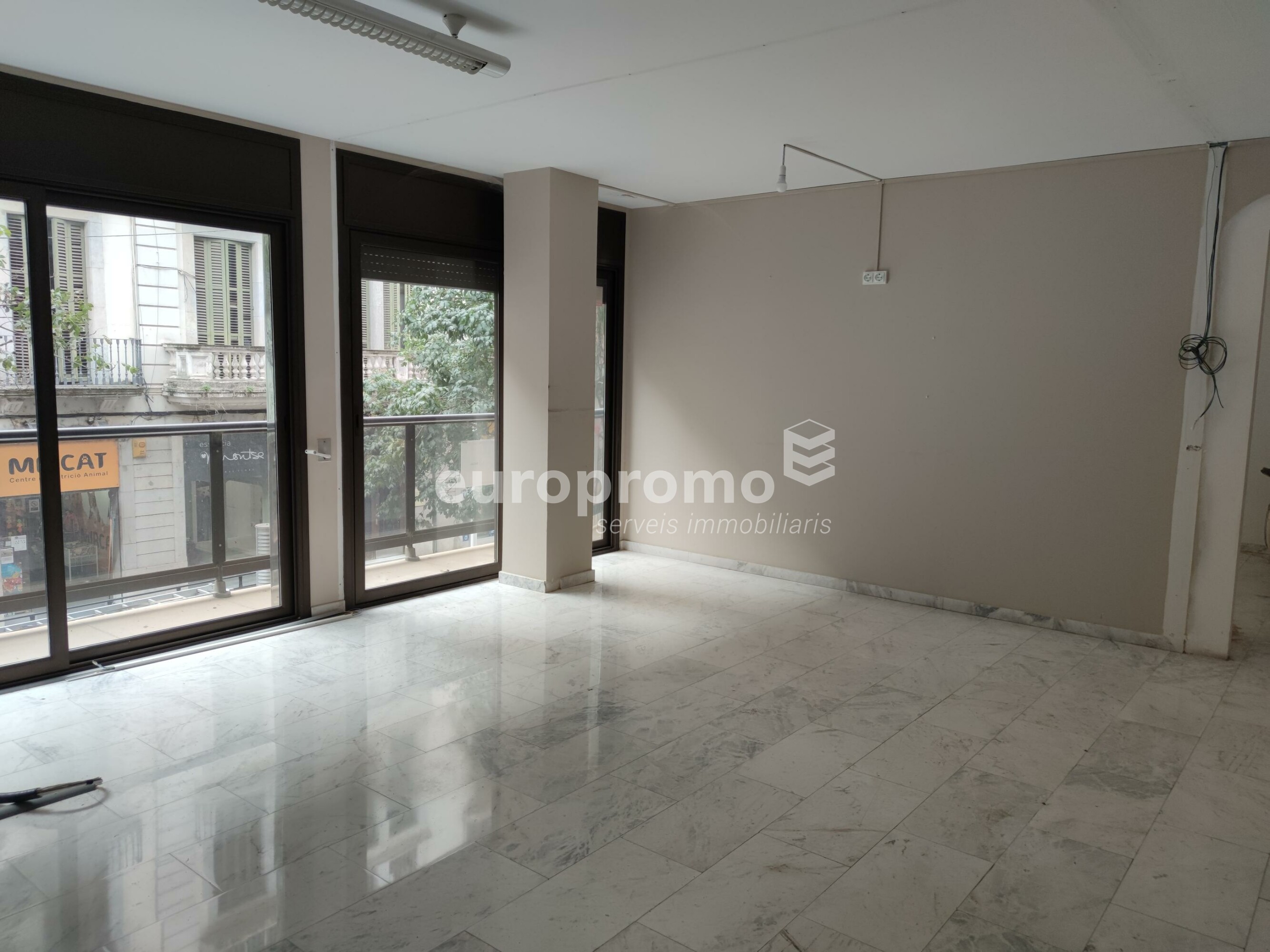Fantástica oficina de 145m2  situada en el centro de Girona!