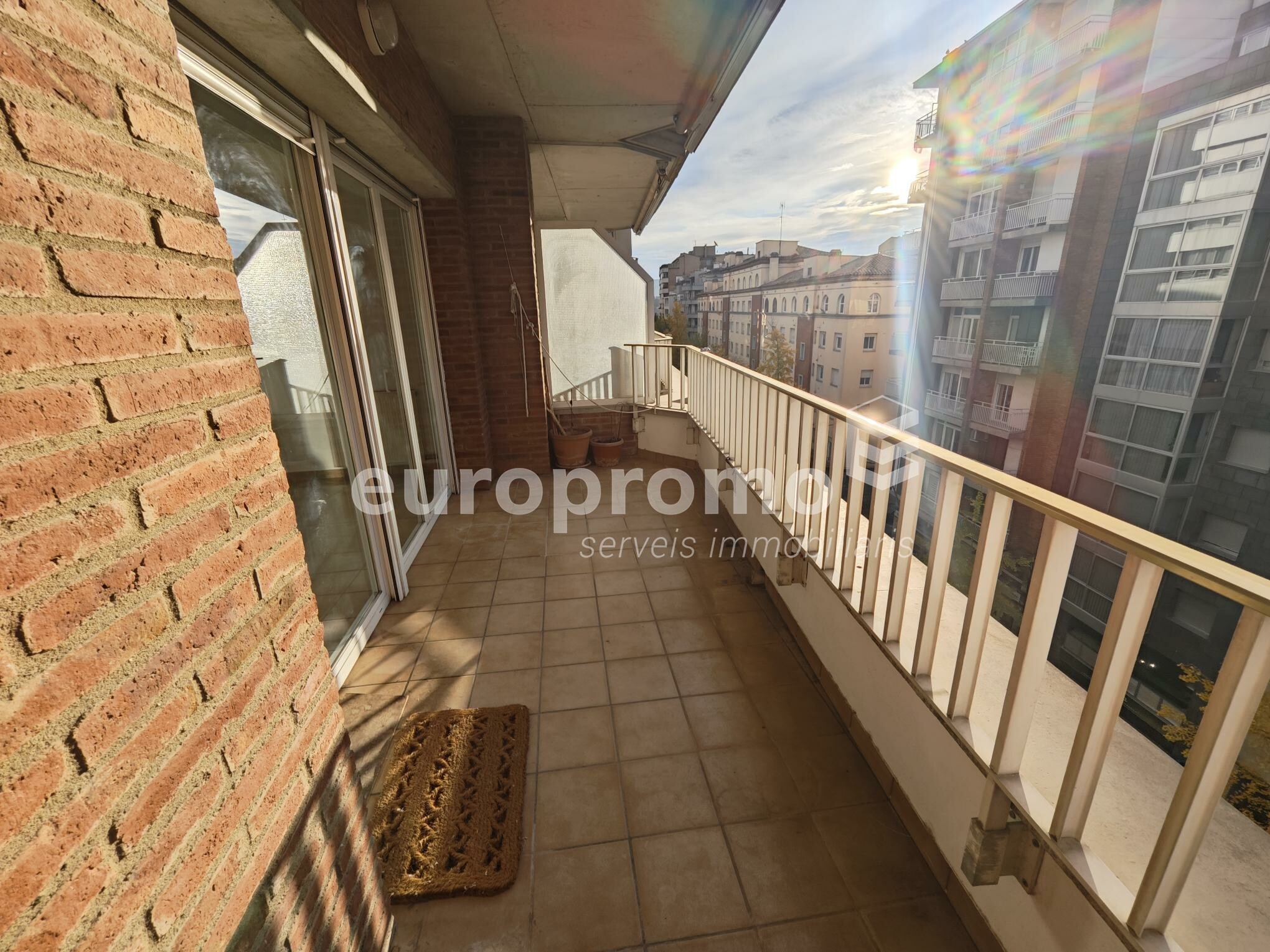 ¡Fantástico piso de 4 habitaciones en la zona del Eixample!!