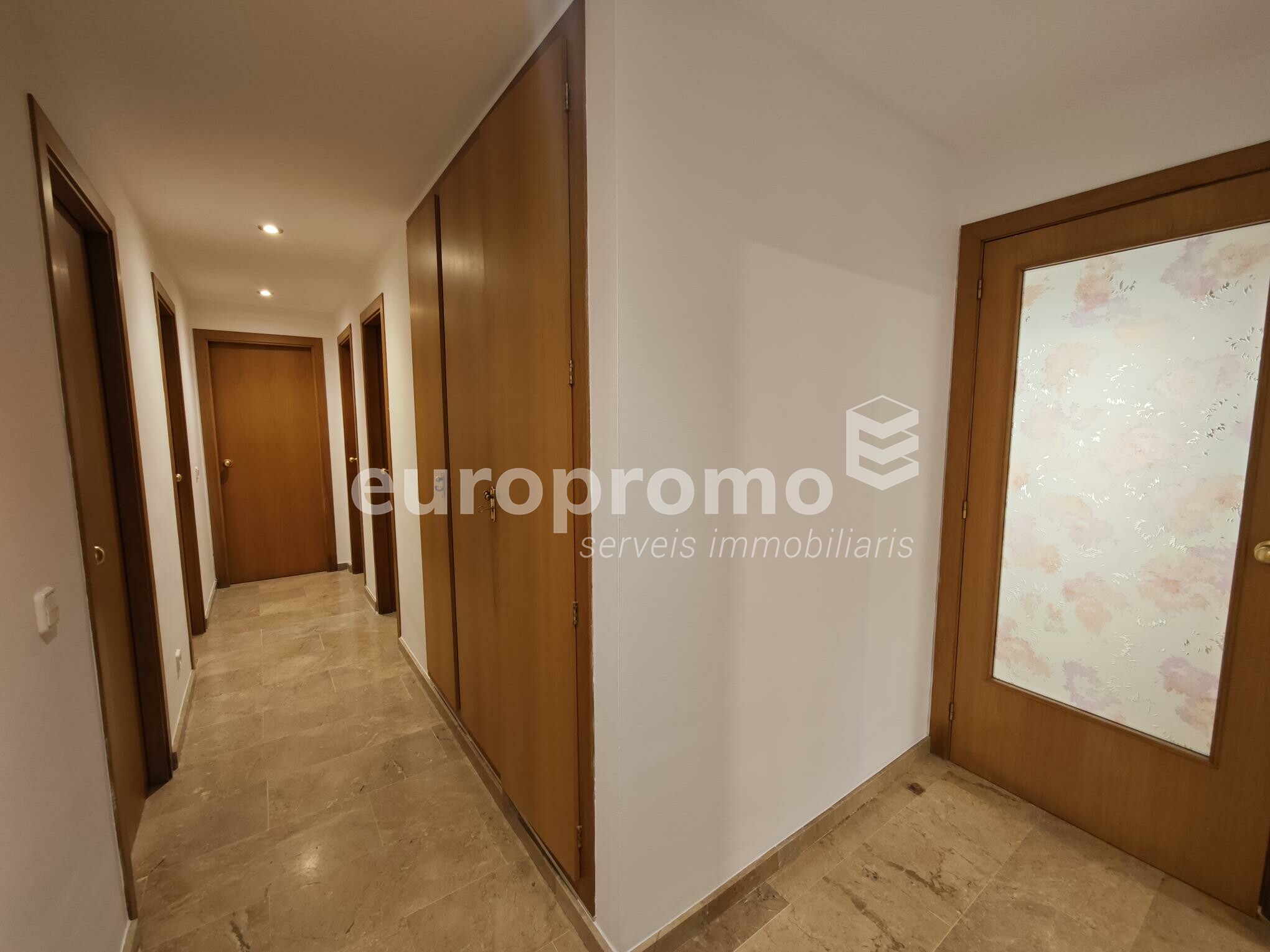 ¡Fantástico piso de 4 habitaciones en la zona del Eixample!!