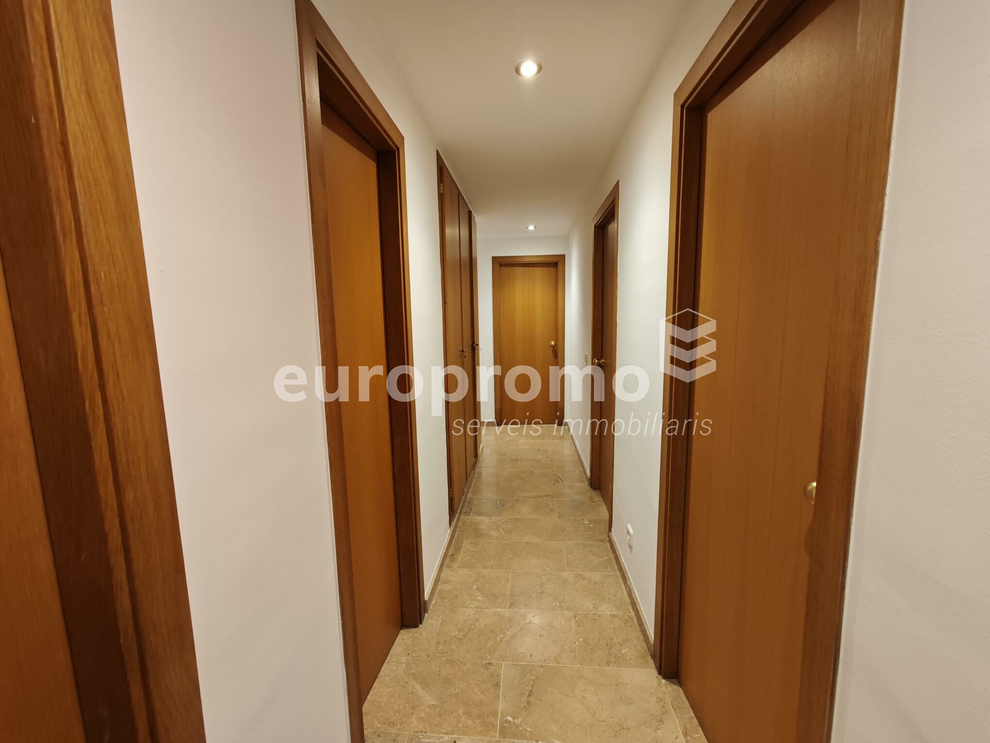 ¡Fantástico piso de 4 habitaciones en la zona del Eixample!!