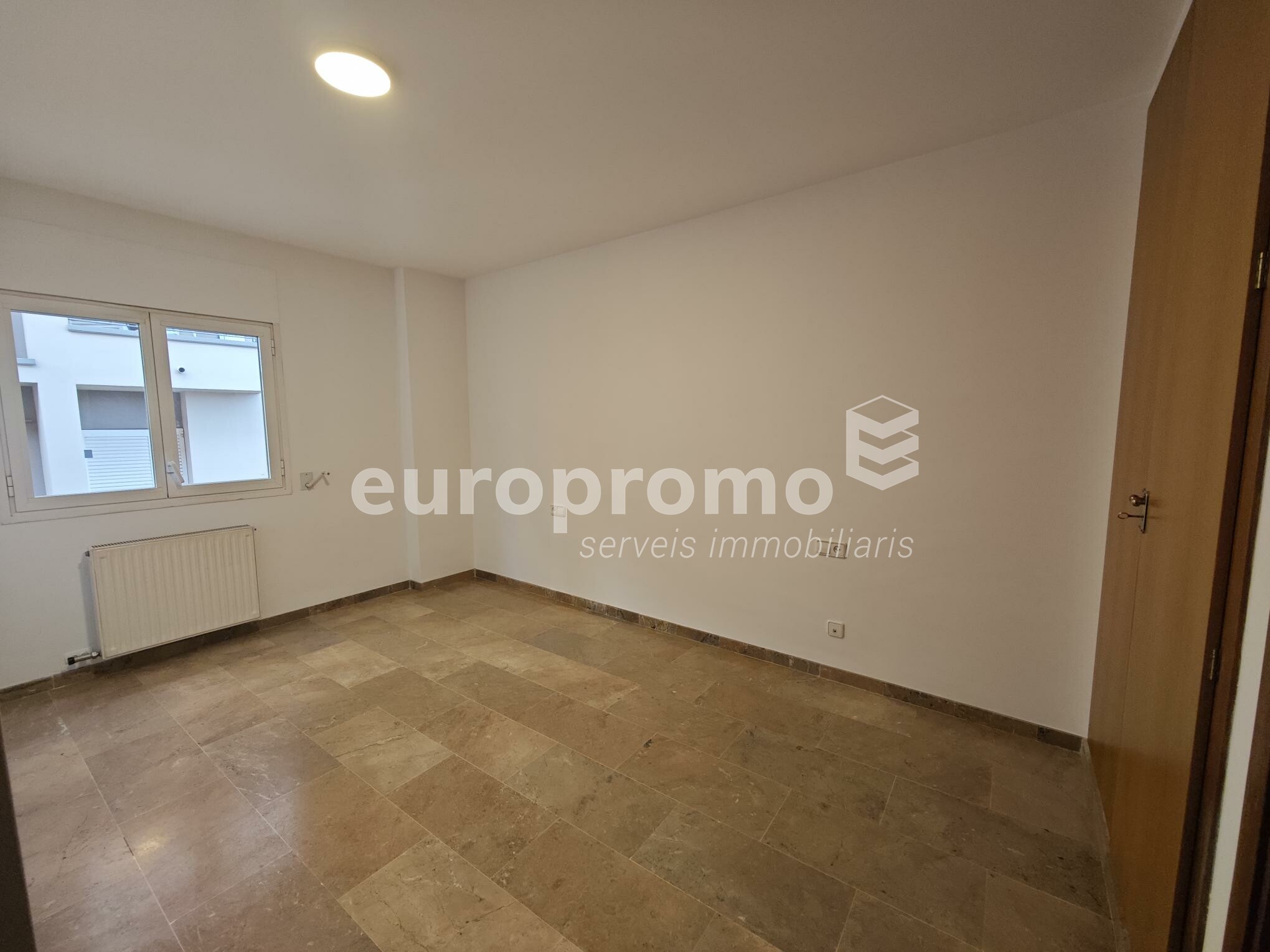 ¡Fantástico piso de 4 habitaciones en la zona del Eixample!!