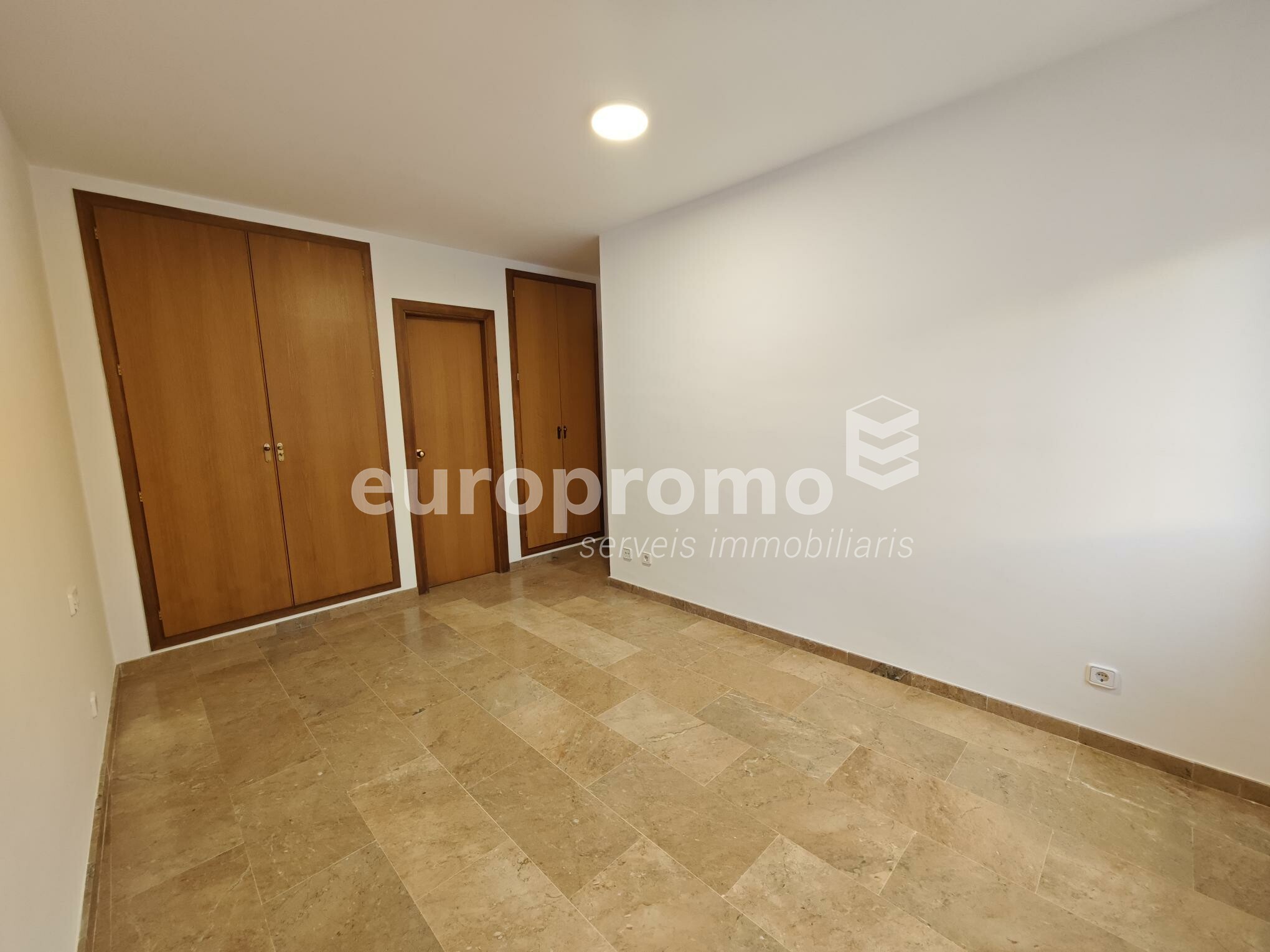 ¡Fantástico piso de 4 habitaciones en la zona del Eixample!!