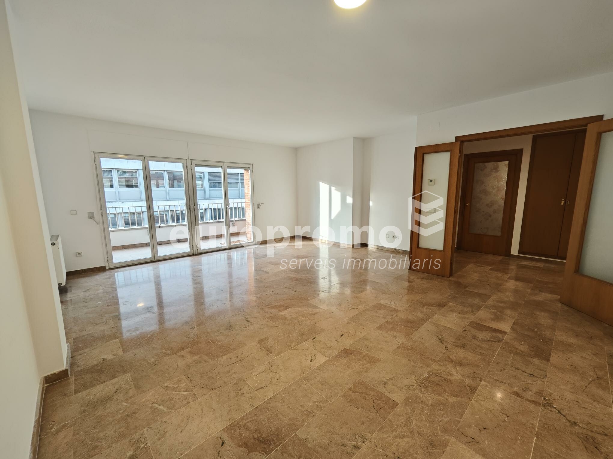 ¡Fantástico piso de 4 habitaciones en la zona del Eixample!!