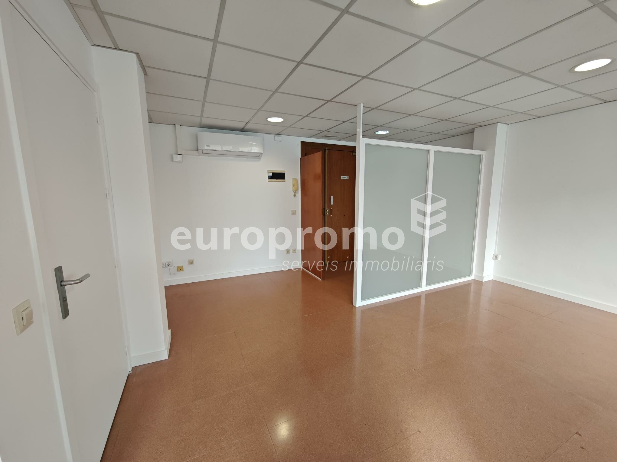Fantàstica oficina de 50 m2 a l'Eixample  de Girona!