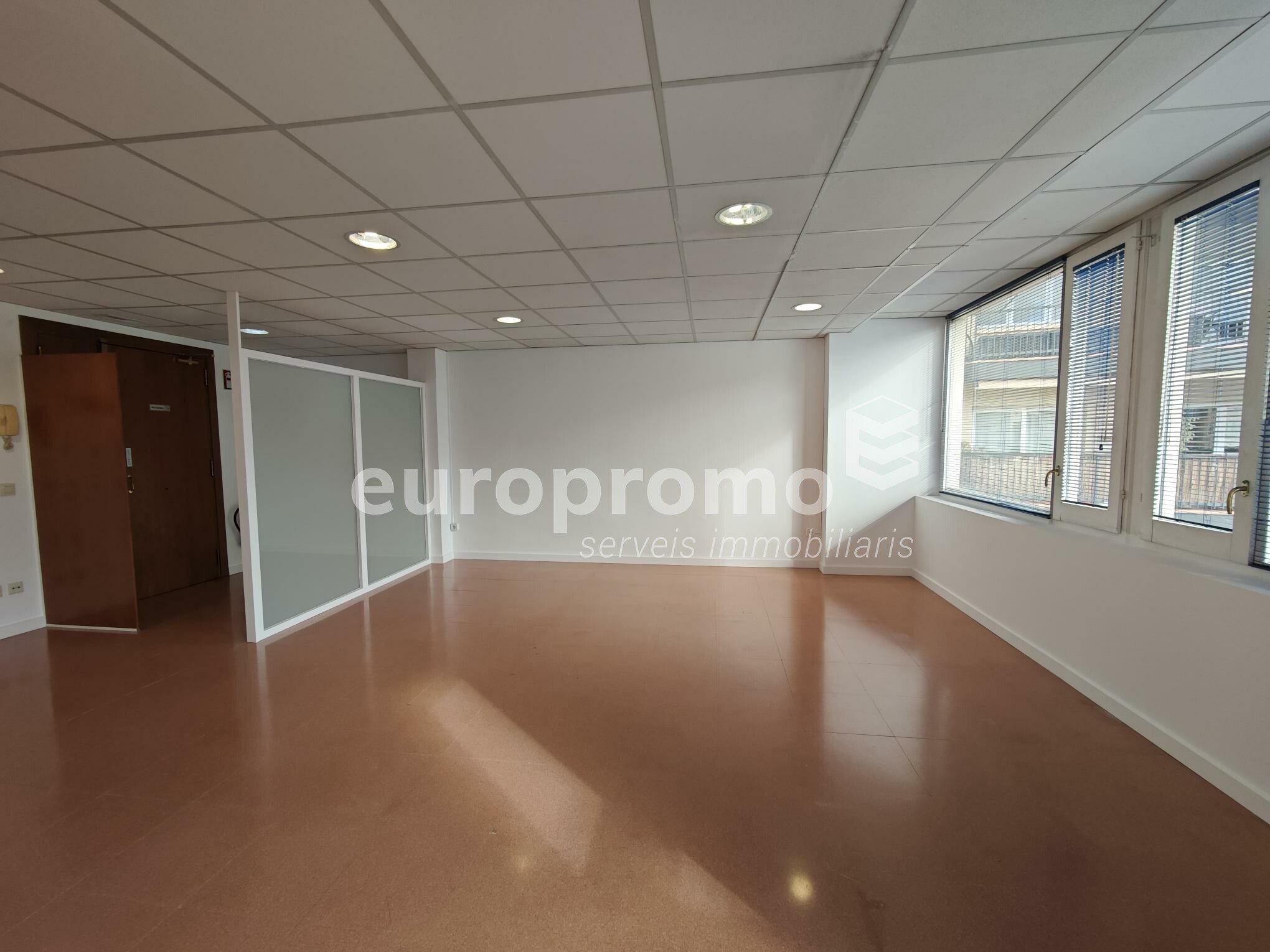 Fantàstica oficina de 50 m2 a l'Eixample  de Girona!