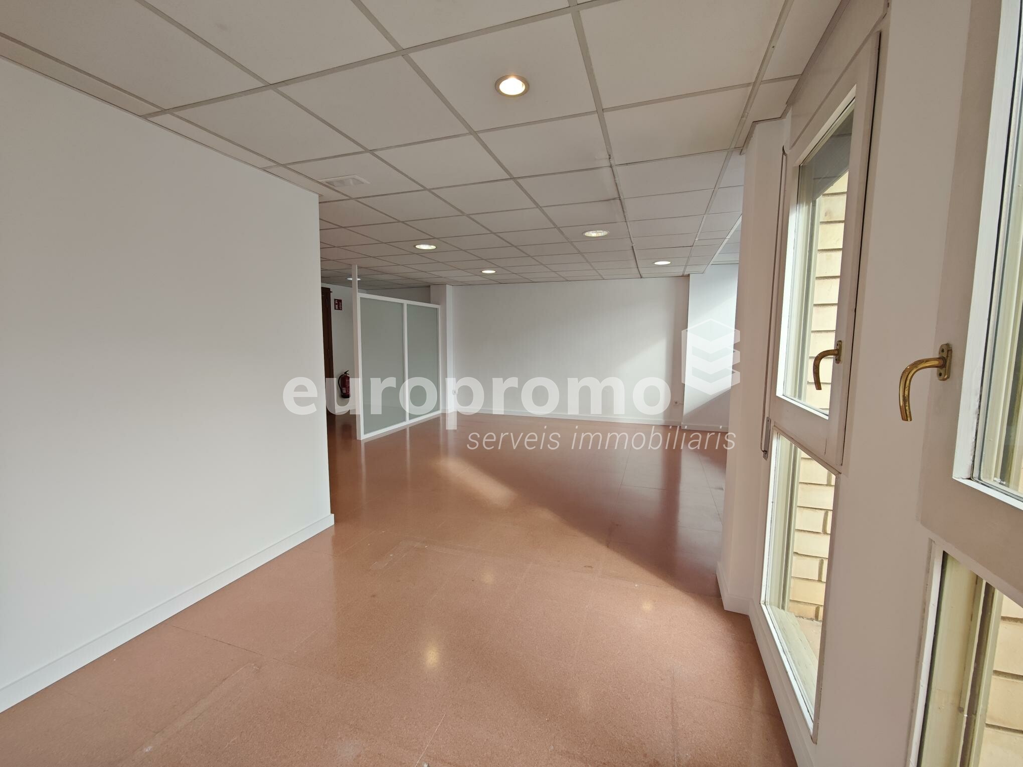 Fantàstica oficina de 50 m2 a l'Eixample  de Girona!