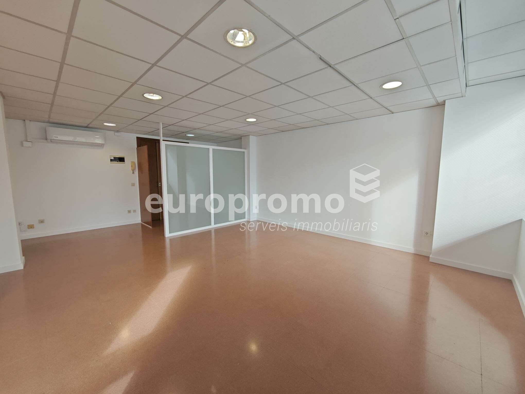 Fantàstica oficina de 50 m2 a l'Eixample  de Girona!