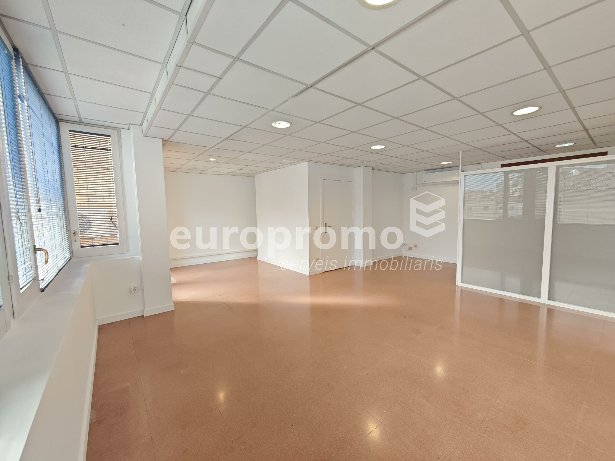Fantàstica oficina de 50 m2 a l'Eixample  de Girona!