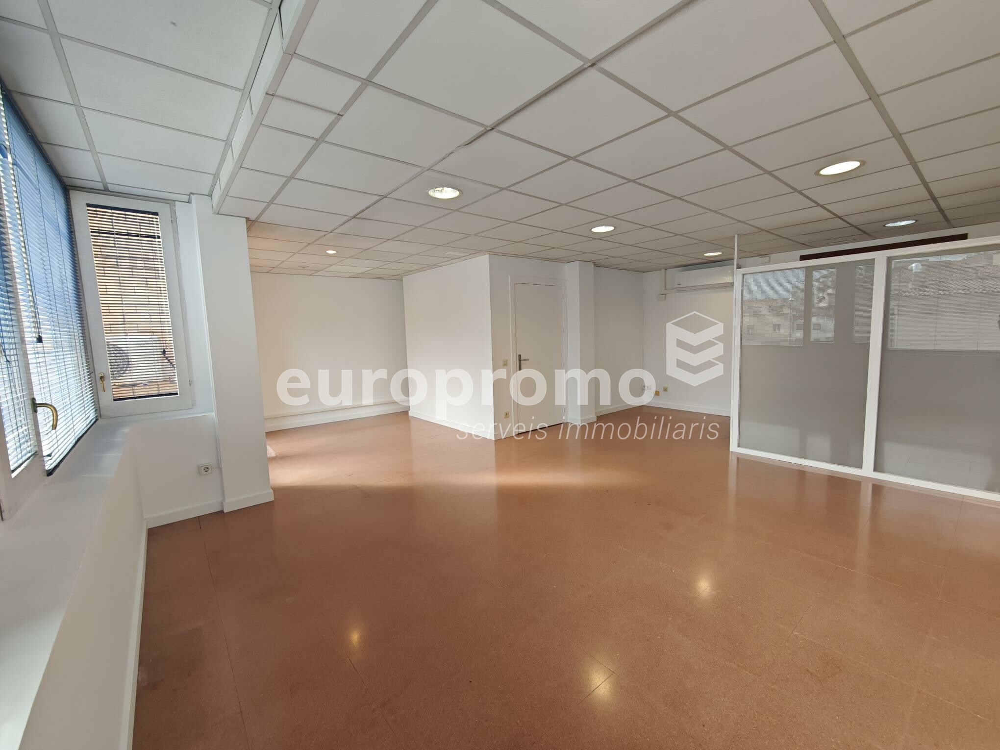 Fantàstica oficina de 50 m2 a l'Eixample  de Girona!