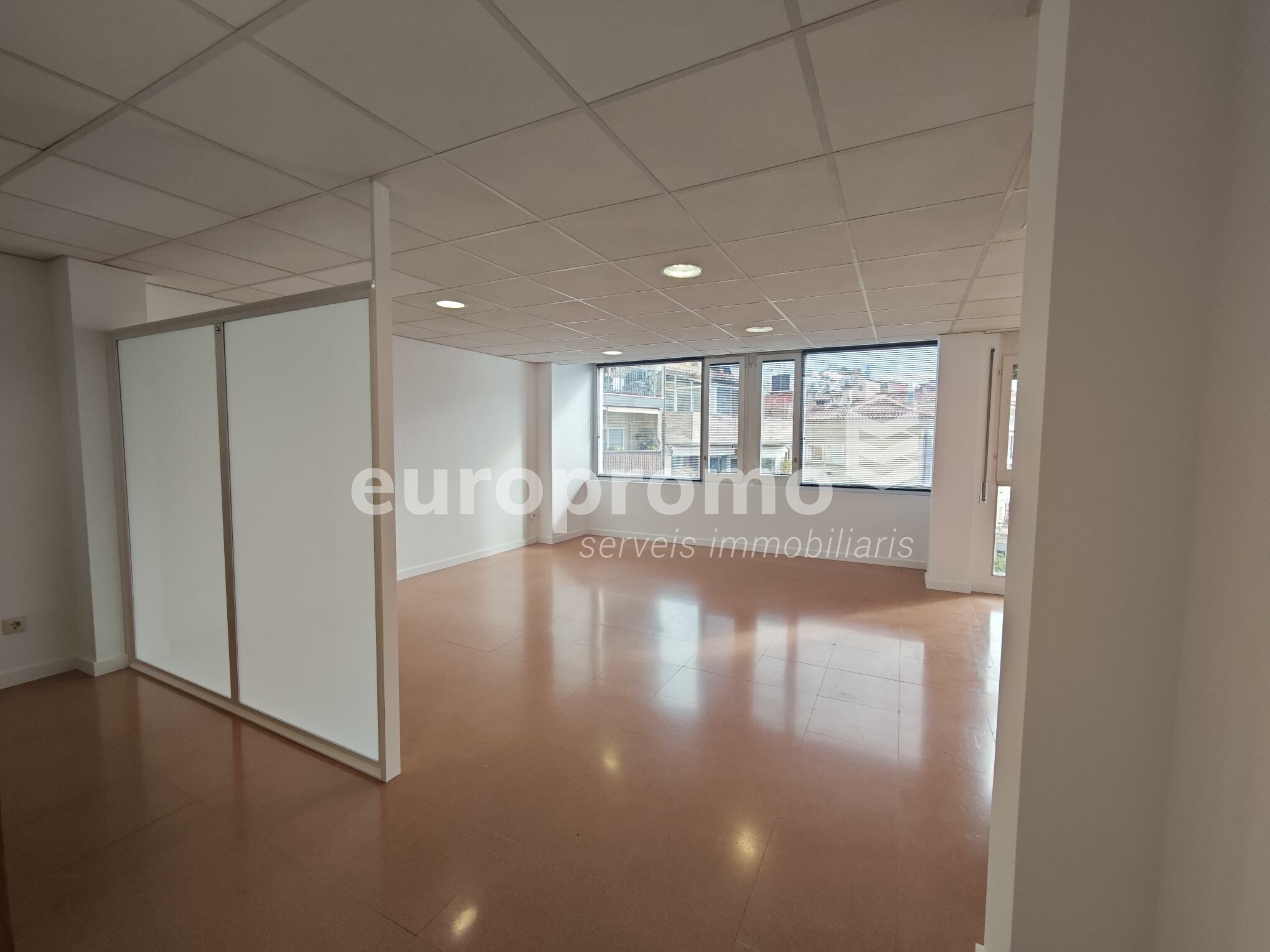 Fantàstica oficina de 50 m2 a l'Eixample  de Girona!