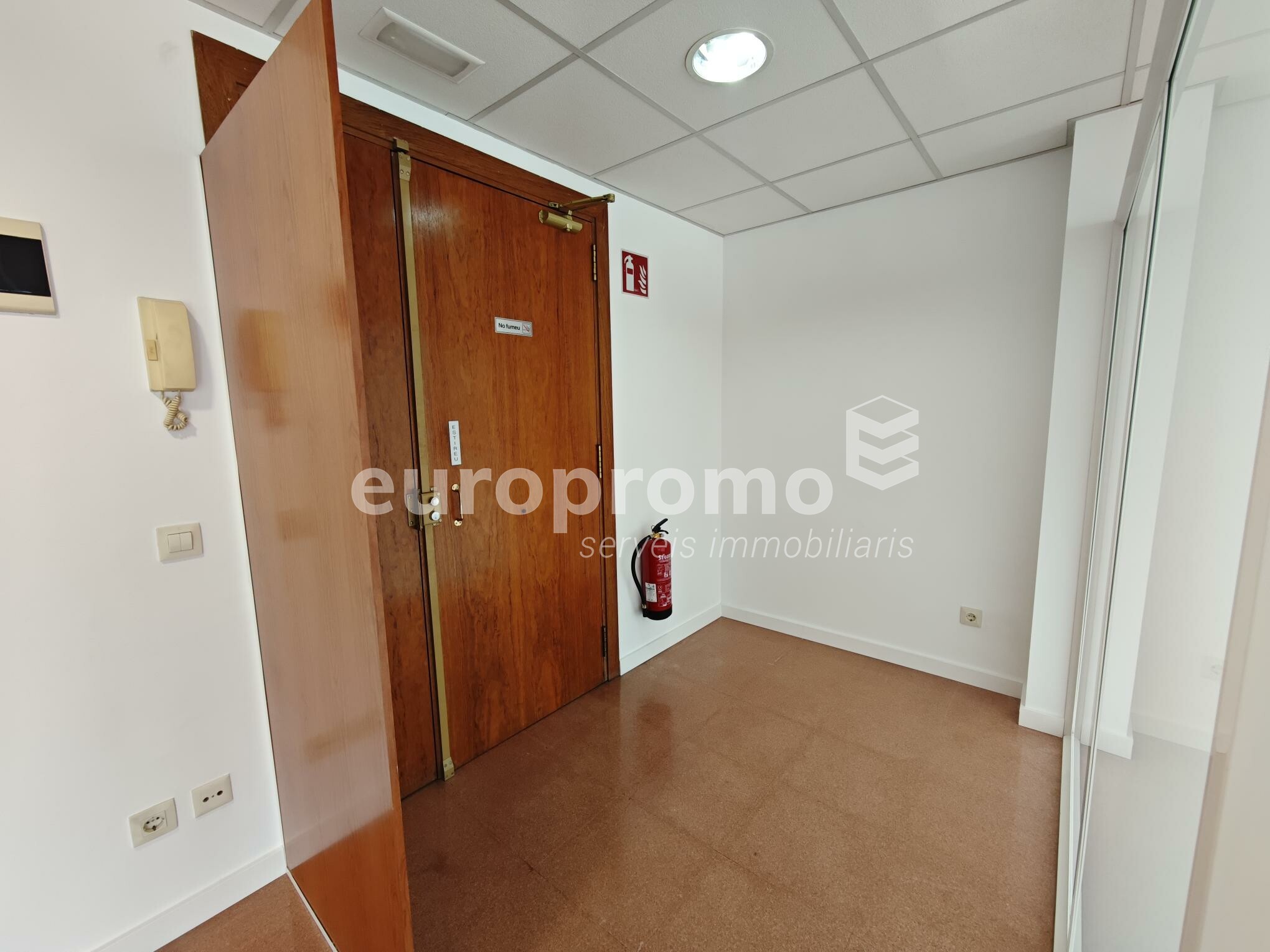 Fantàstica oficina de 50 m2 a l'Eixample  de Girona!