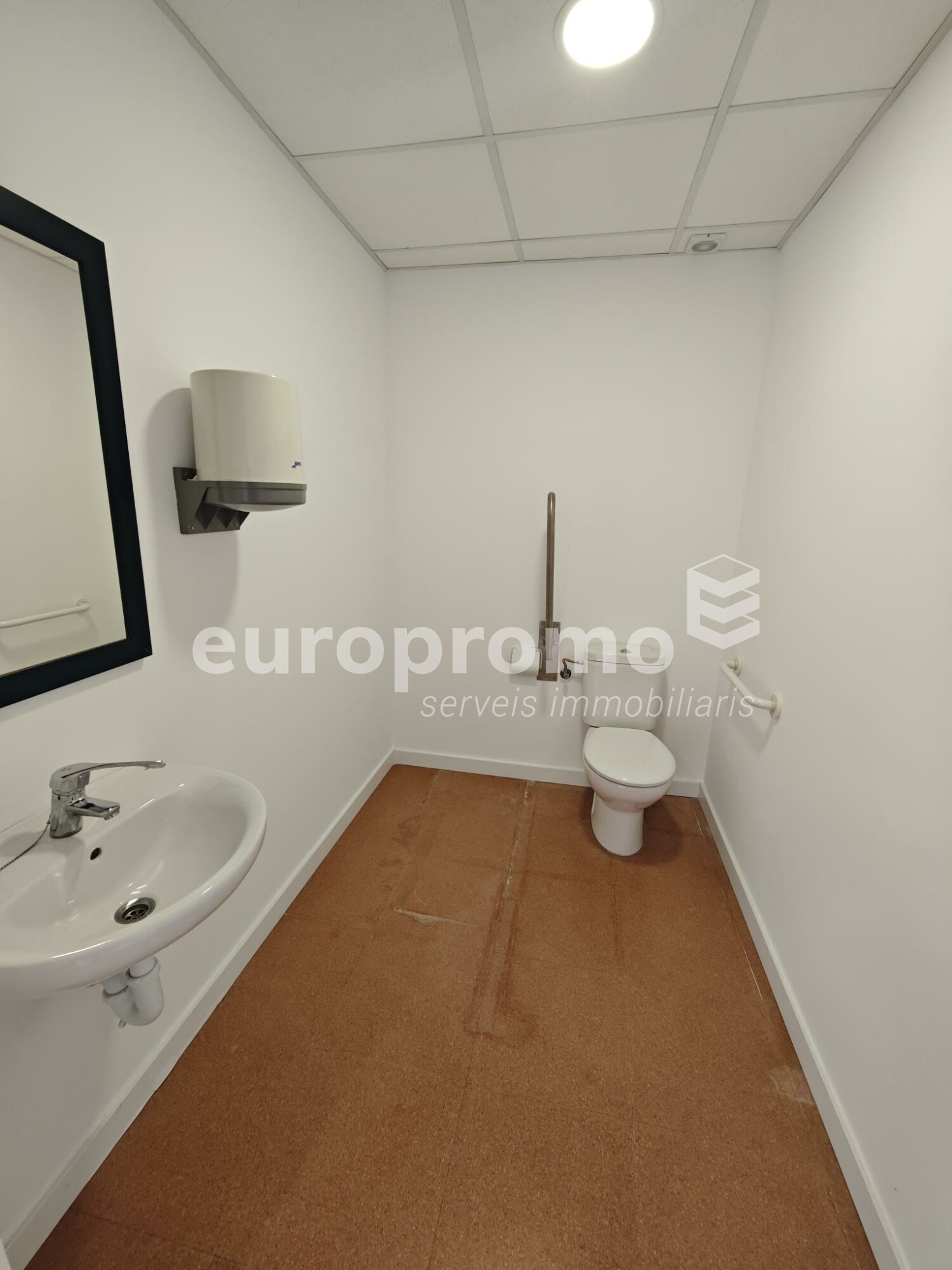 Fantàstica oficina de 50 m2 a l'Eixample  de Girona!