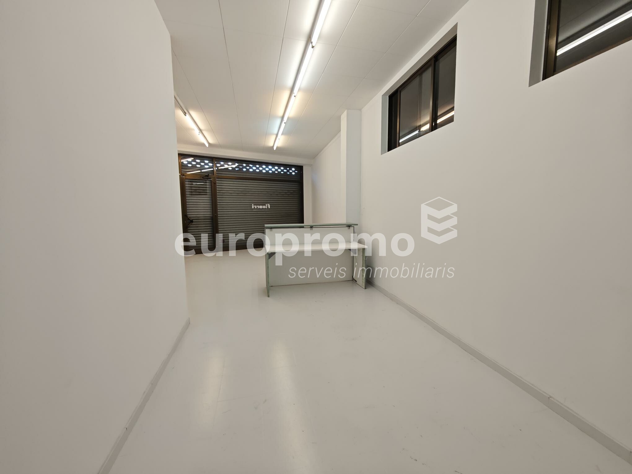 Local de 216m2  situat en la zona de la Devesa!