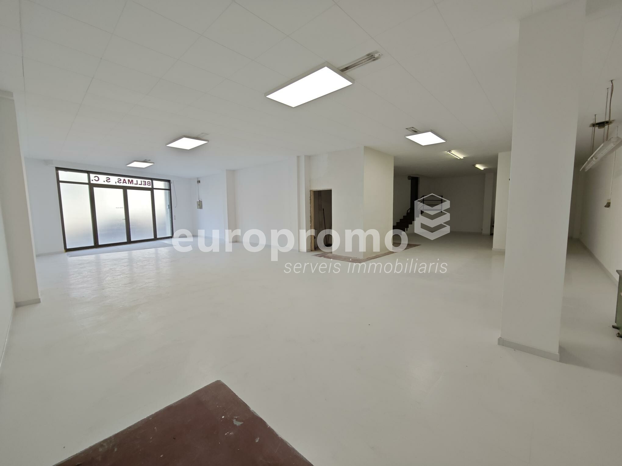 Local de 216m2  situat en la zona de la Devesa!