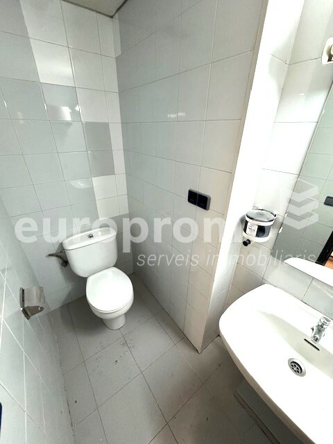 Local de 160m2 a l'Eixample de Girona