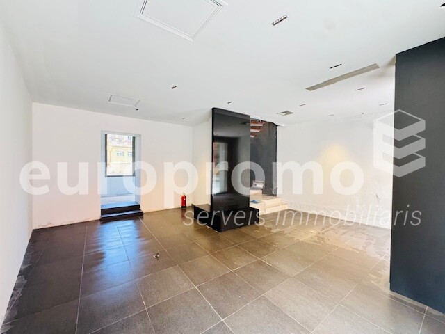 ¡Local de 180m2 en primera línea comercial de Girona!