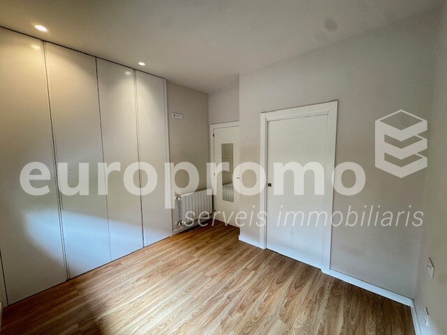 Pis de 151m2 + 70m2 de terrassa situat al centre de Girona!