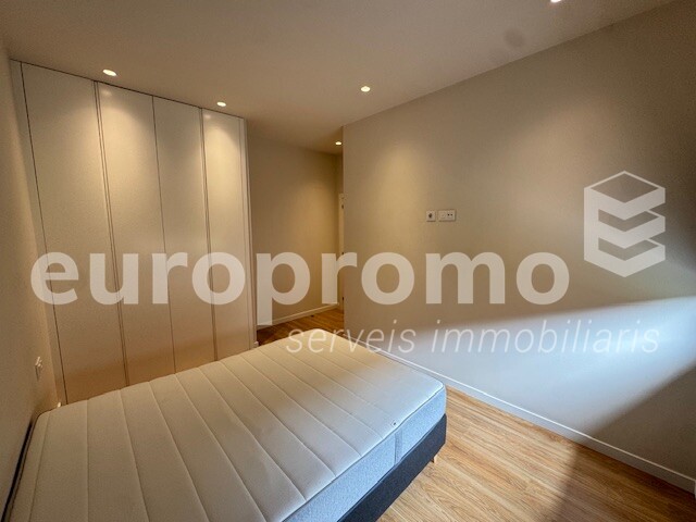 Pis de 151m2 + 70m2 de terrassa situat al centre de Girona!