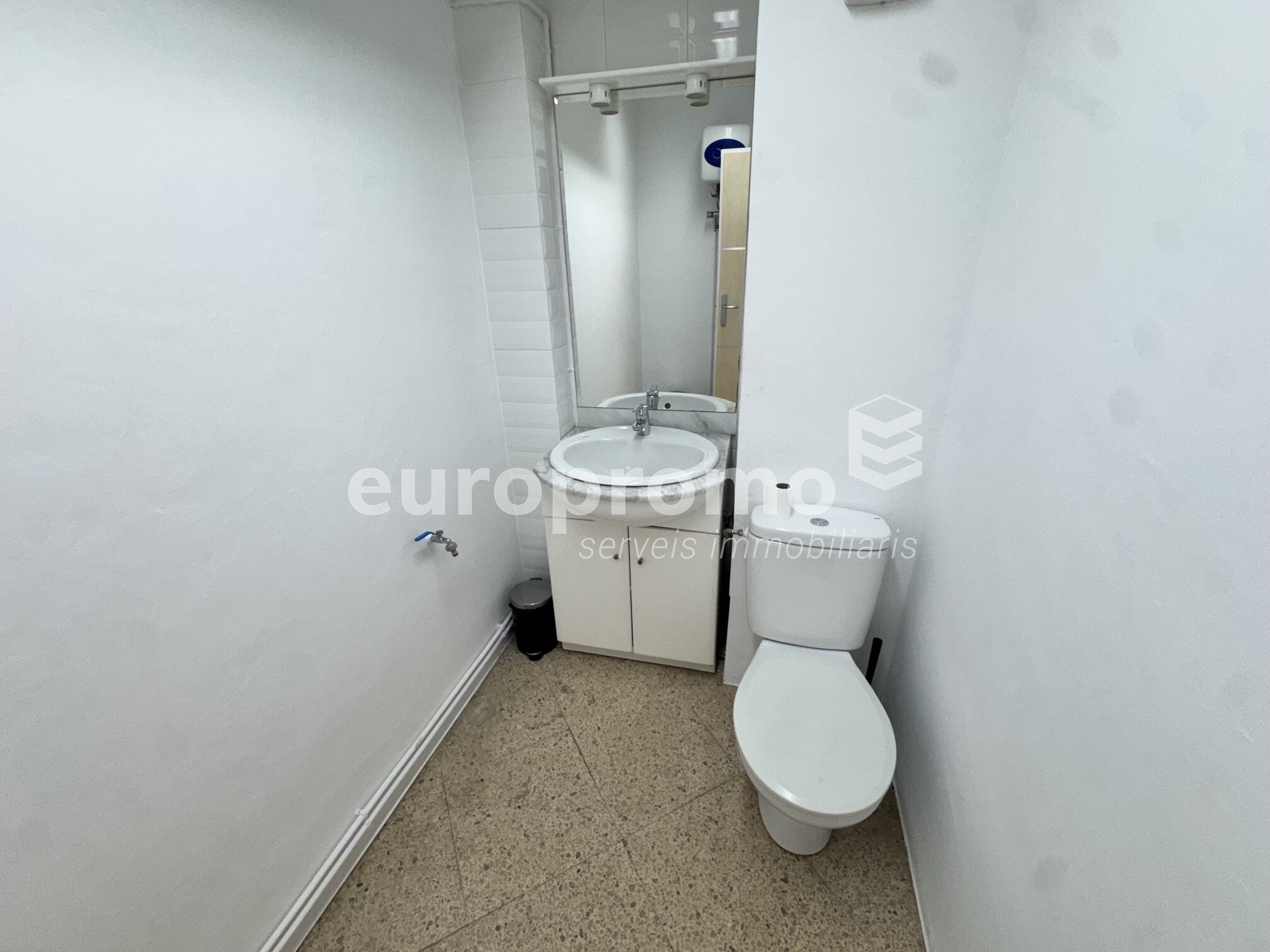 Local entresol de 110m2 molt ben situat a l'Eixample de Girona! 