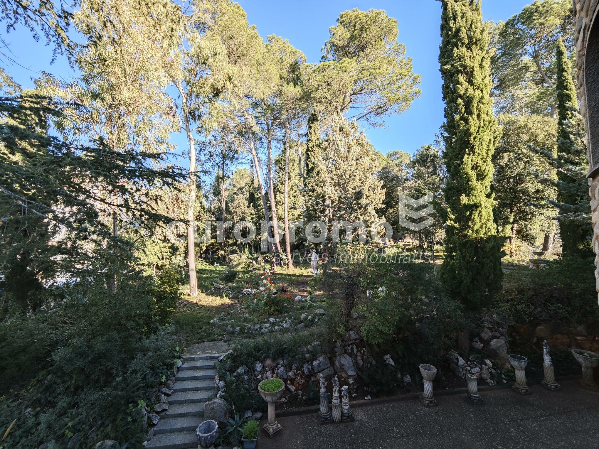 Fantàstica casa amb encant a Montjuïc!