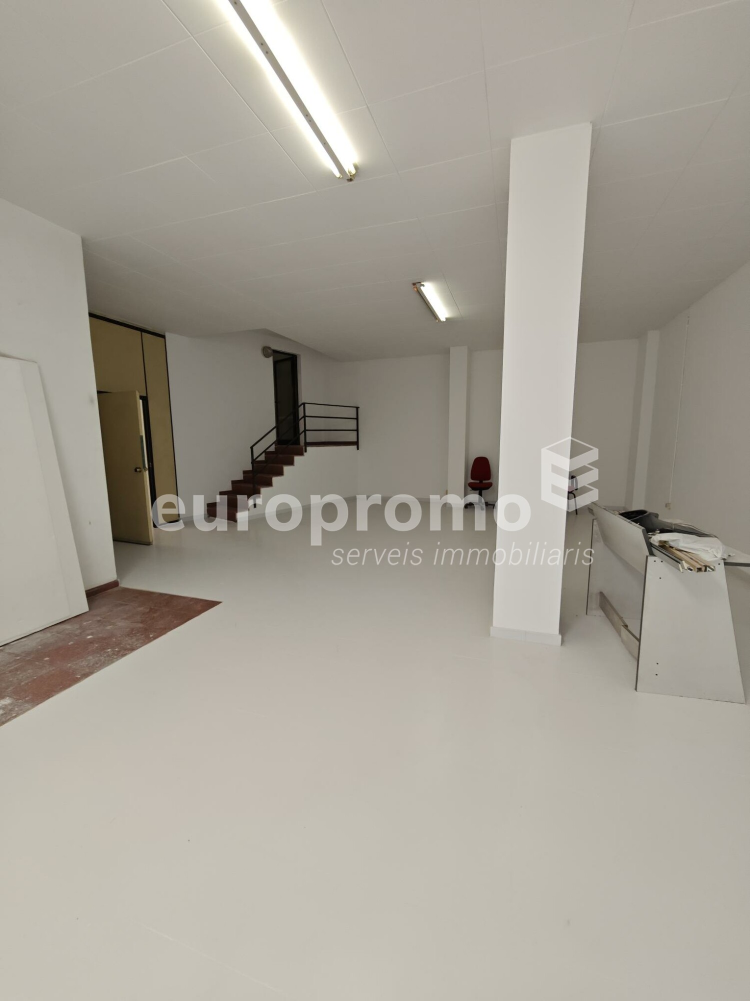 Local de 216m2 situado en la zona de la Devesa!
