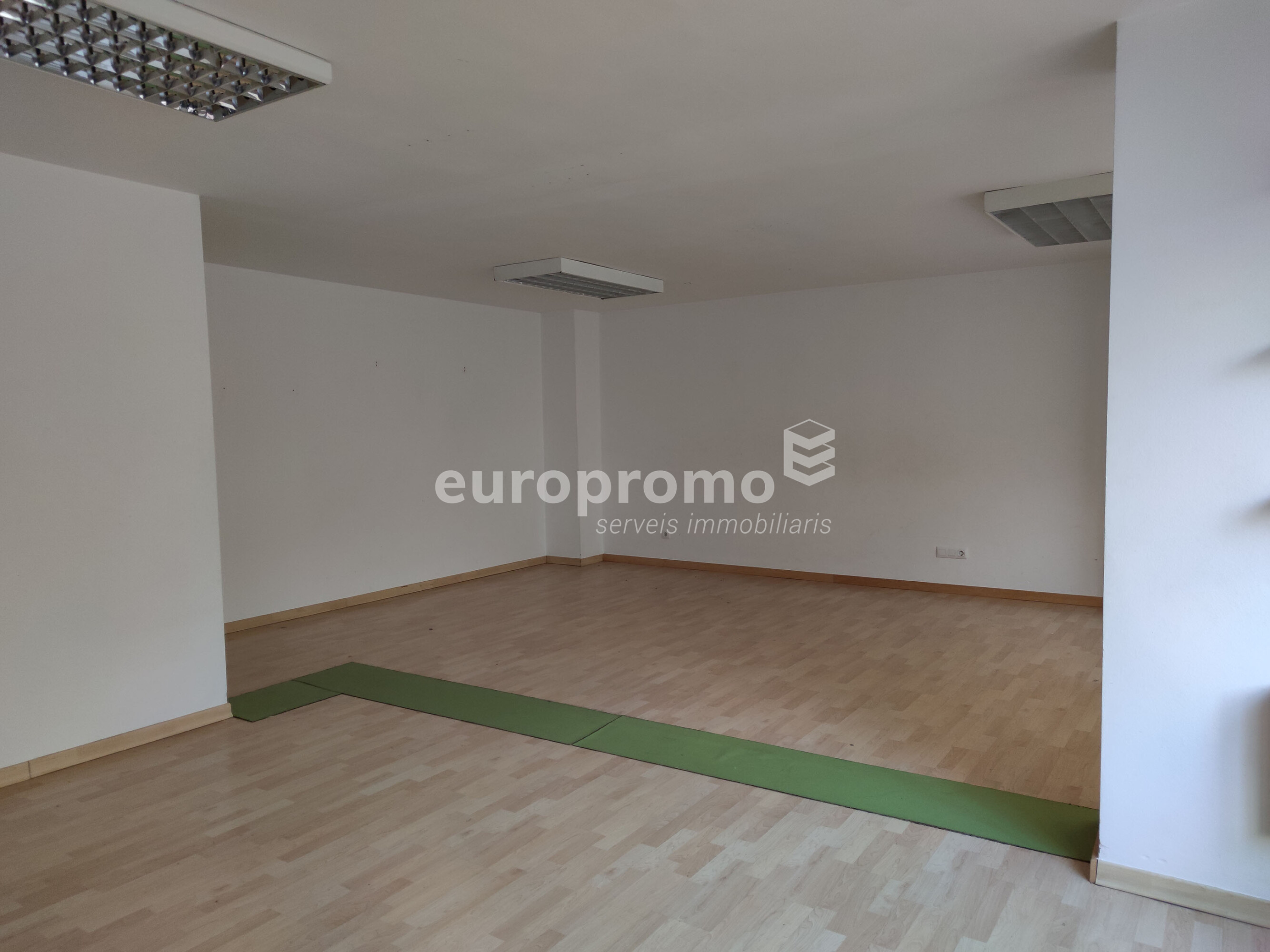 Oficina de 95 m² a l'Eixample Nord! 